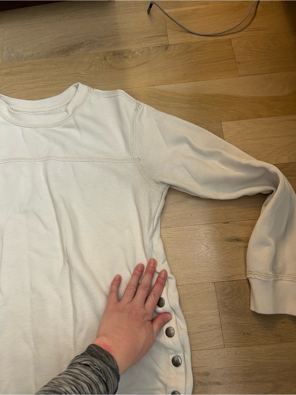 Abercrombie & Fitch Crewneck Button-Side Sweatshirt - Cream - Picture 4 of 5